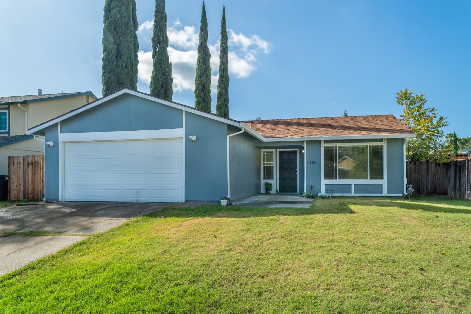 Property Photo: 6905 Woodside Dr CA 95842