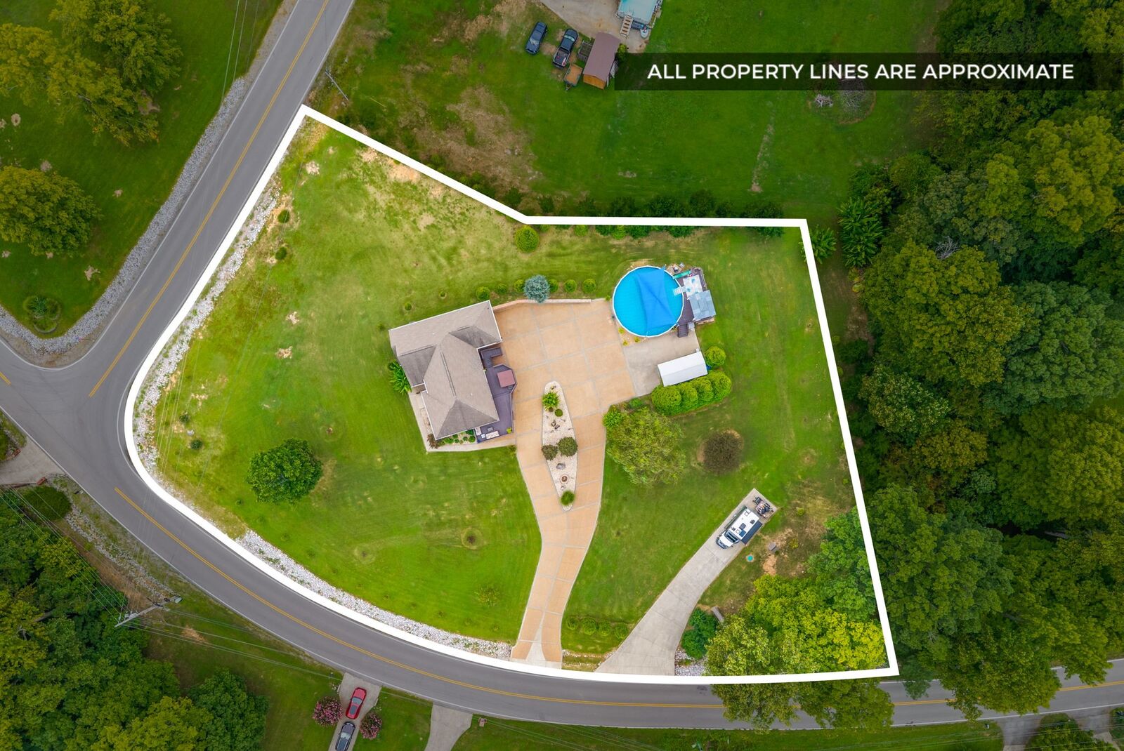 Property Photo:  344 Deepwood Trl  TN 37042 