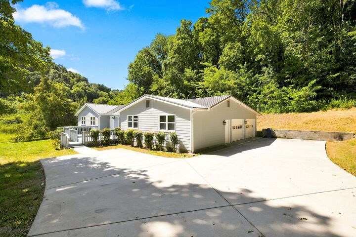 Property Photo: 6801 Arno Allisona Rd TN 37046
