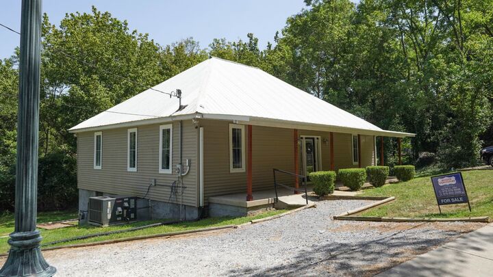 Property Photo: 112 Humphries St TN 37036