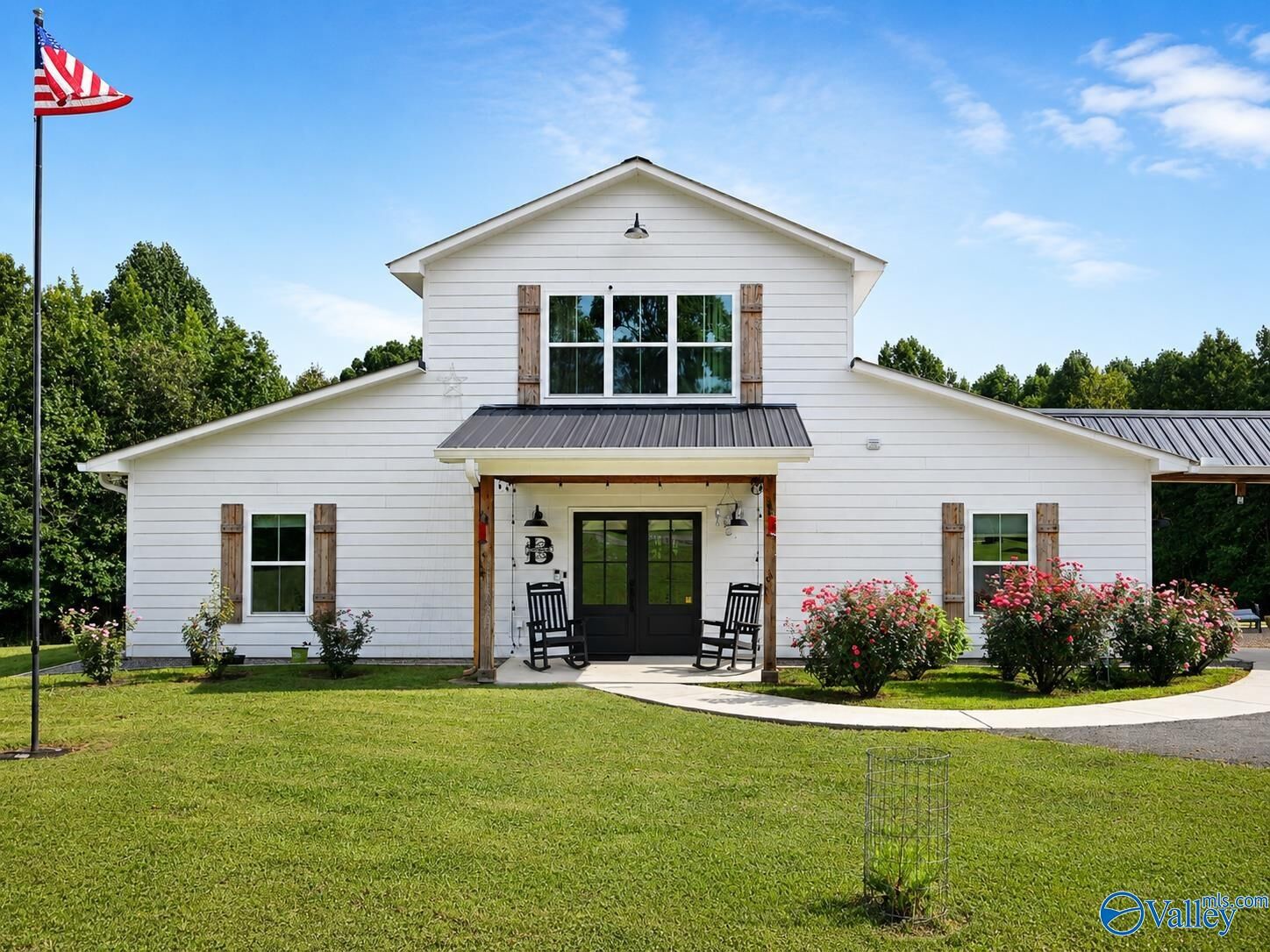 Property Photo:  602 County Road 771  AL 35981 