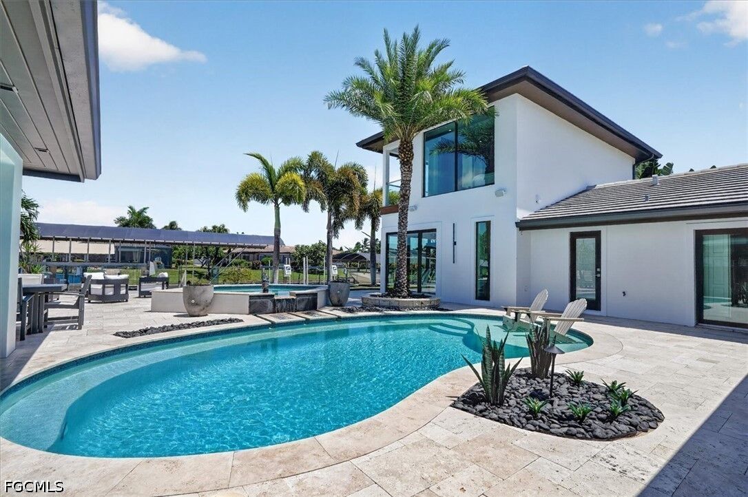Property Photo:  1021 Wittman Drive  FL 33919 