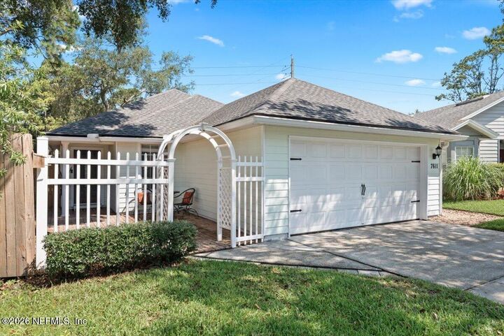 Property Photo:  7611 Leafy Forest Way  FL 32277 