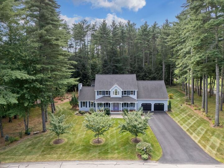 Property Photo:  4 Taconic Drive  NH 03054 