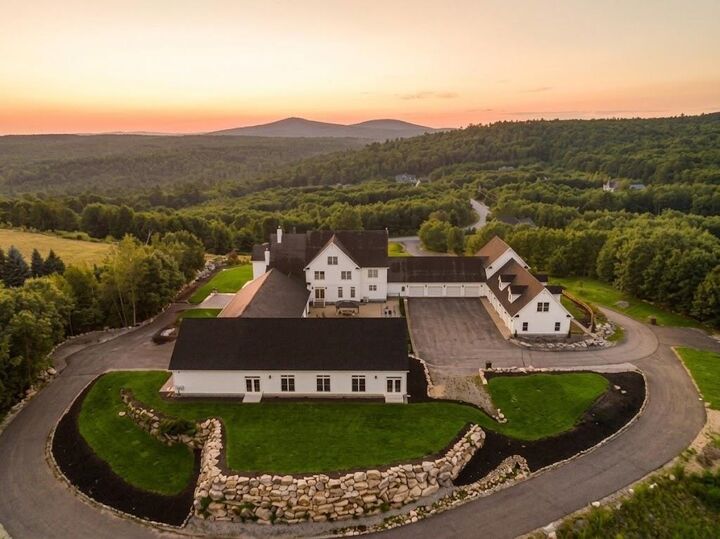 Property Photo:  104 Foxberry Drive  NH 03070 