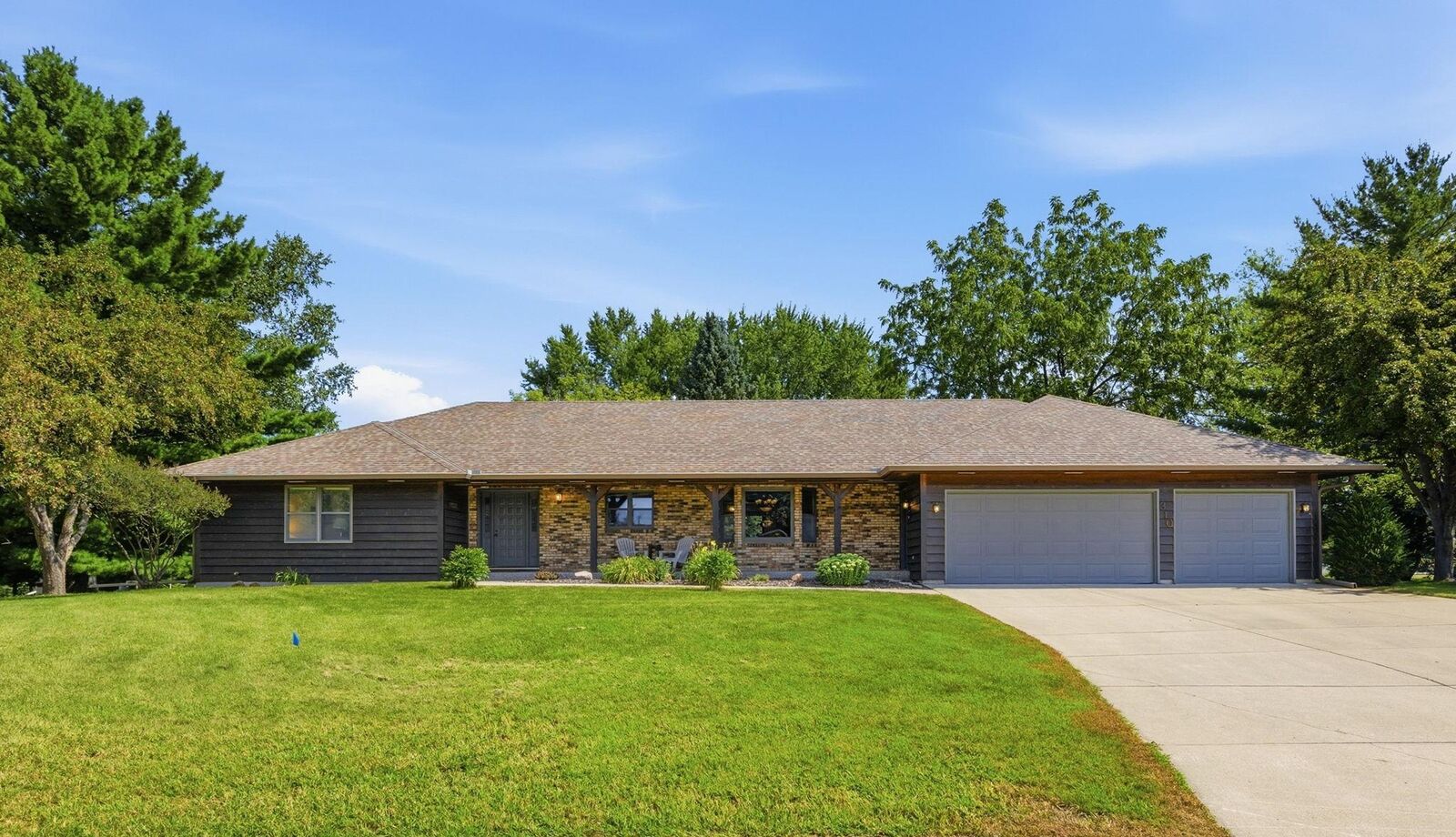 Property Photo: 310 Lincoln Street MN 55397