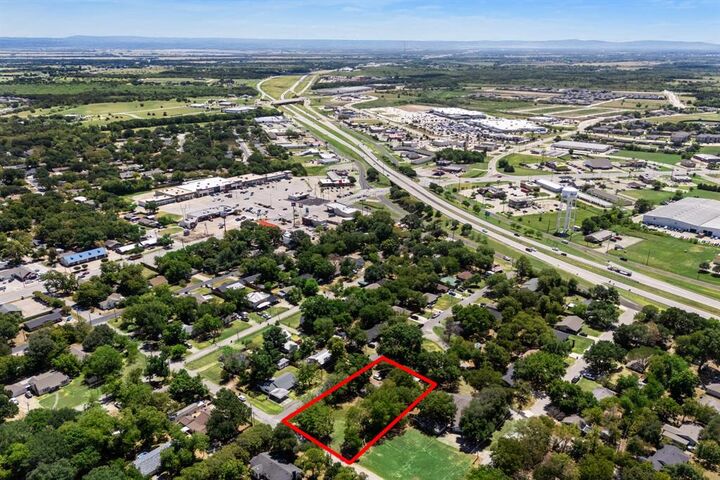 Property Photo: 1700 S Clay Street TX 75142
