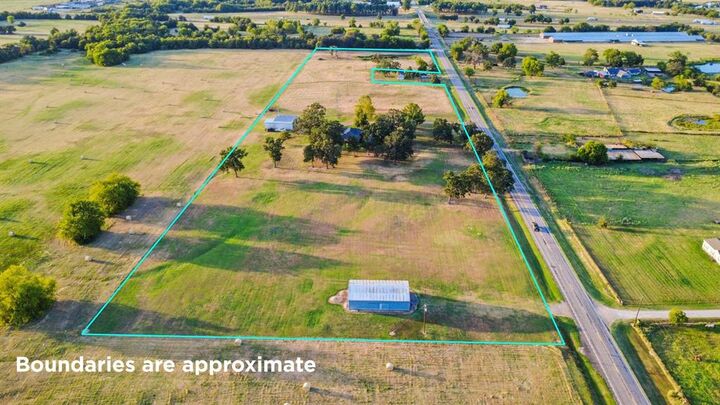 Property Photo: 330 Farm Road 900 S TX 75478
