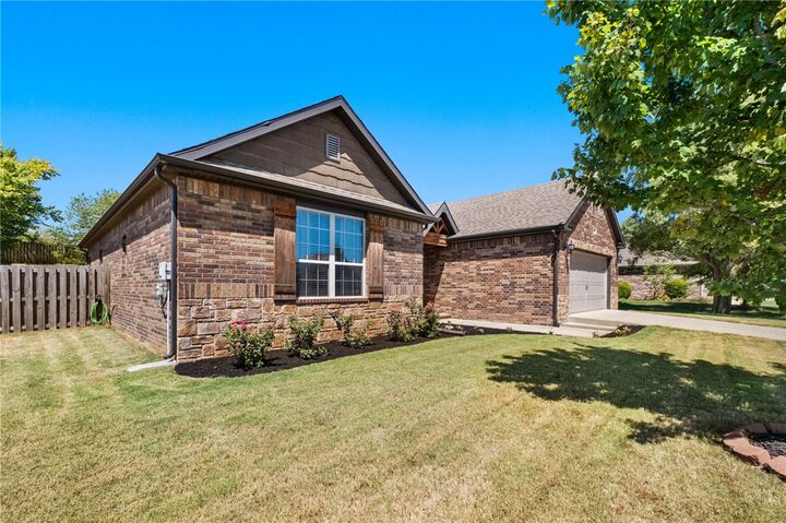 Property Photo: 116 Colville Street AR 72745