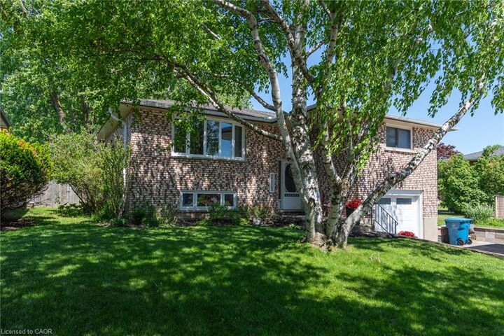 Property Photo: 18 Mayberry Place ON N5A 6Z7