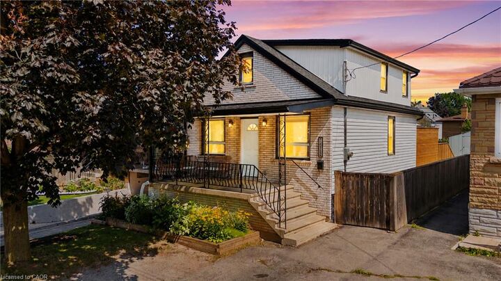 Property Photo:  15 Glassco Avenue S  ON L8H 1B2 