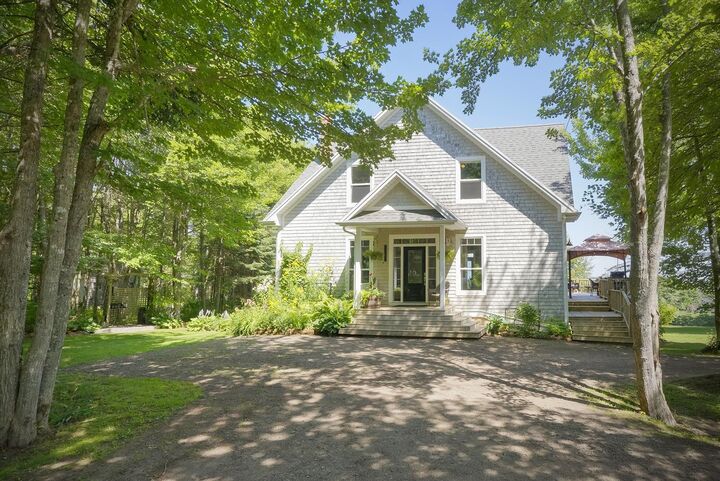 215 Buffalo Road — photo 1