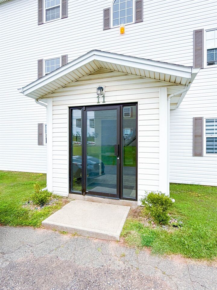 Property Photo: 11 Elena Court PE C1C 0B2