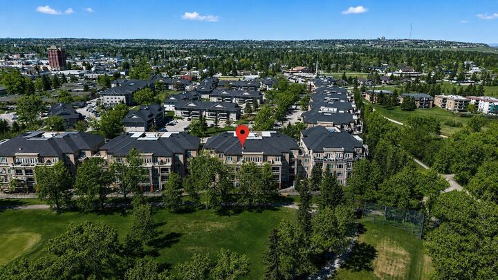 Property Photo: 14 Hemlock Crescent SW 7305 AB T3C 2Z1