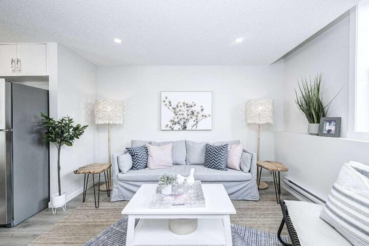 Property Photo:  24 Park Street 502  AB T4C 3H3 