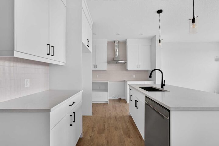 Property Photo: 31 Setonvista Grove SE AB T3M 4H9