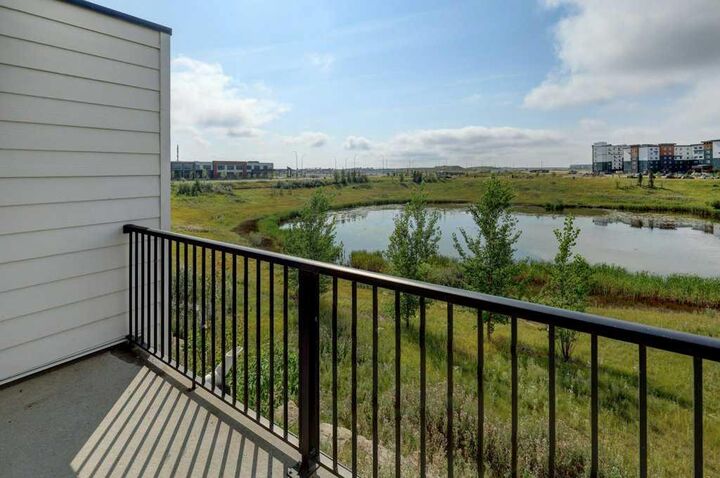 Property Photo:  305 Skyview Ranch Circle NE  AB T3N 1Y8 