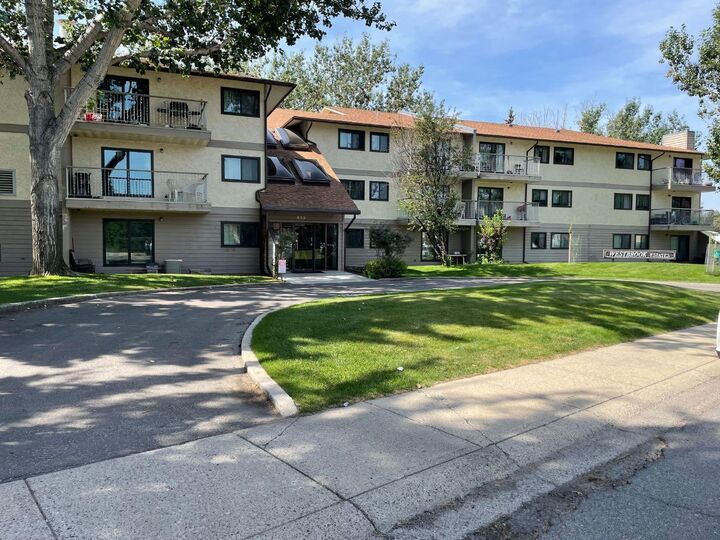 Property Photo: 855 Columbia Boulevard W 207 AB T1K 5B8