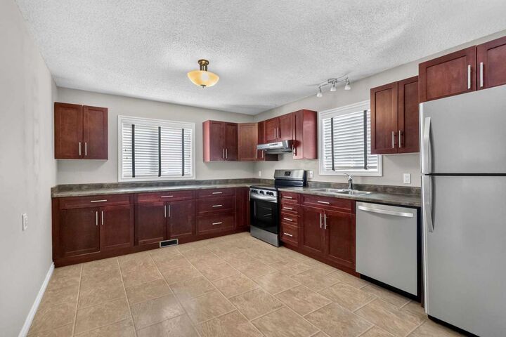 Photo de la propriété: 177 Leigh Crescent AB T9K 1K2