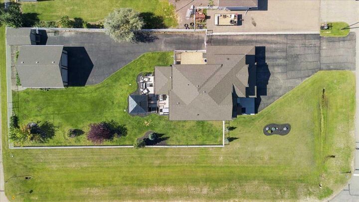 Property Photo: 7617 Park Lane AB T8X 0G4