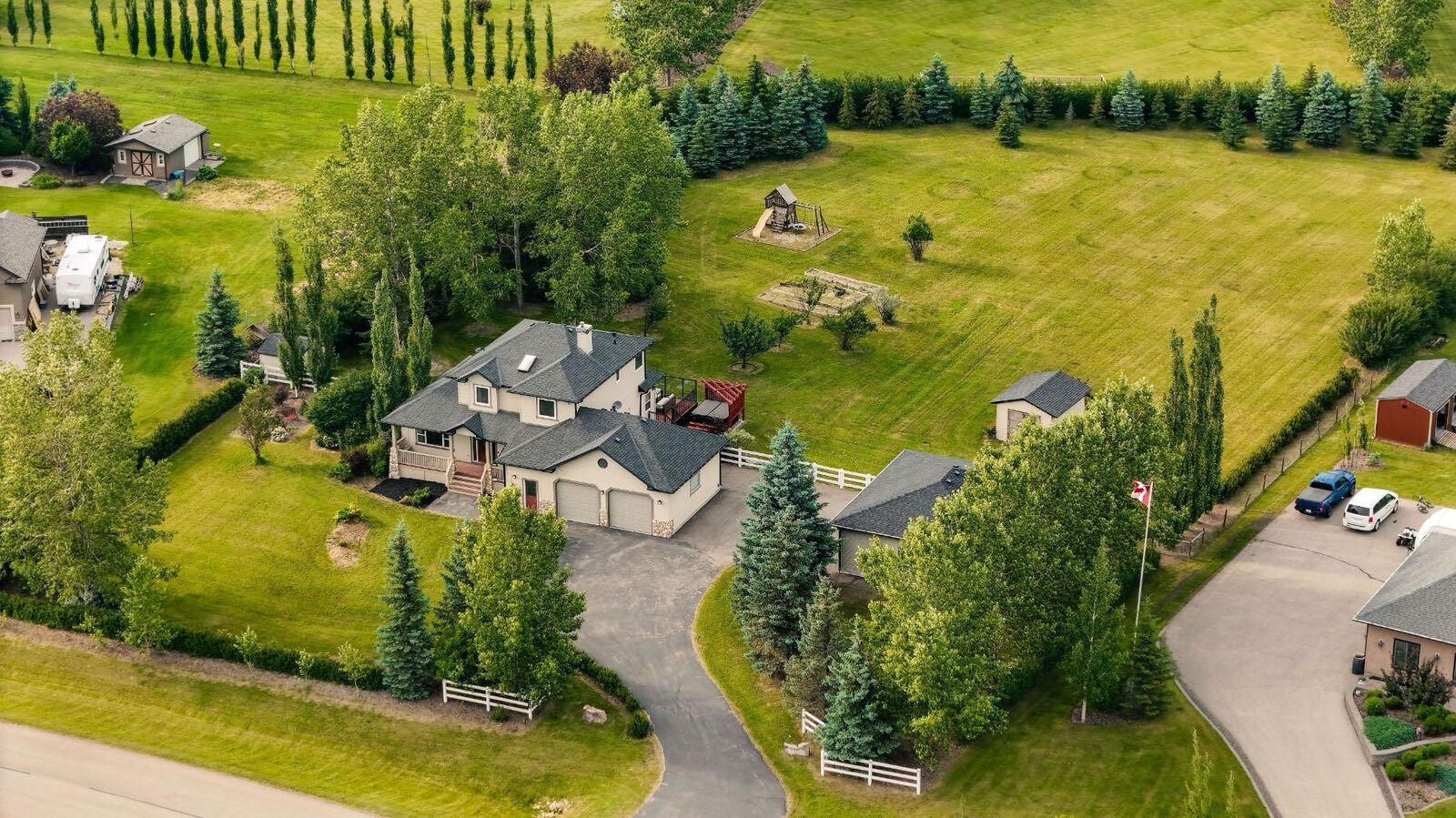 Property Photo: 112 Pinto Lane SE AB T4B 2A4