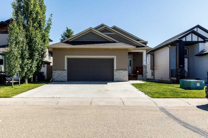 77 Alderwood Close — photo 1