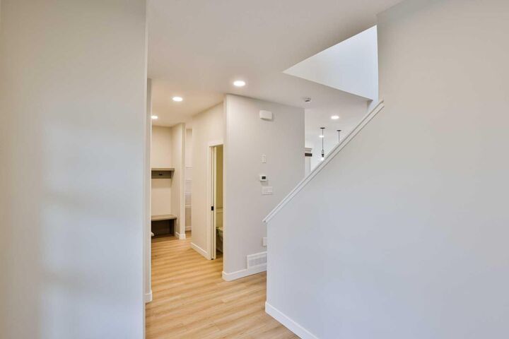 Property Photo: 877 Devonia Circle W AB T1J 5W3