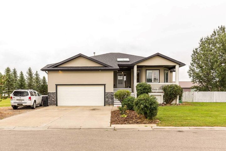 Property Photo: 265 S 250 W AB T0K 2S0