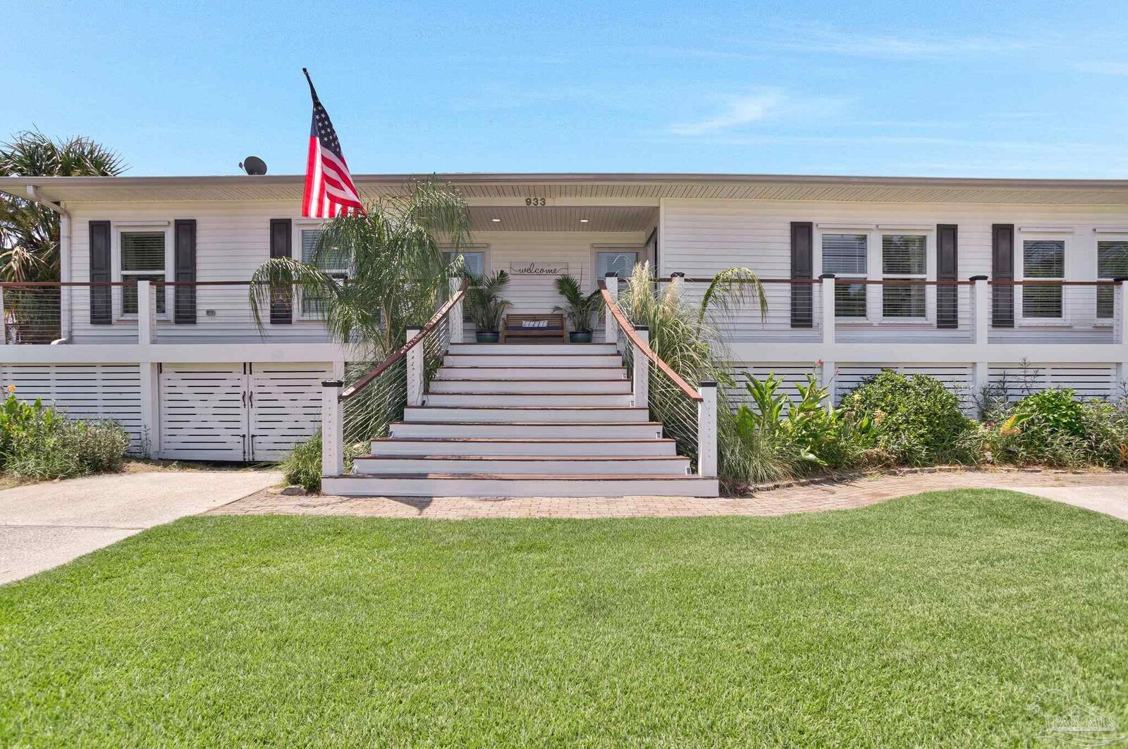 Property Photo:  933 Coronado Dr  FL 32563 