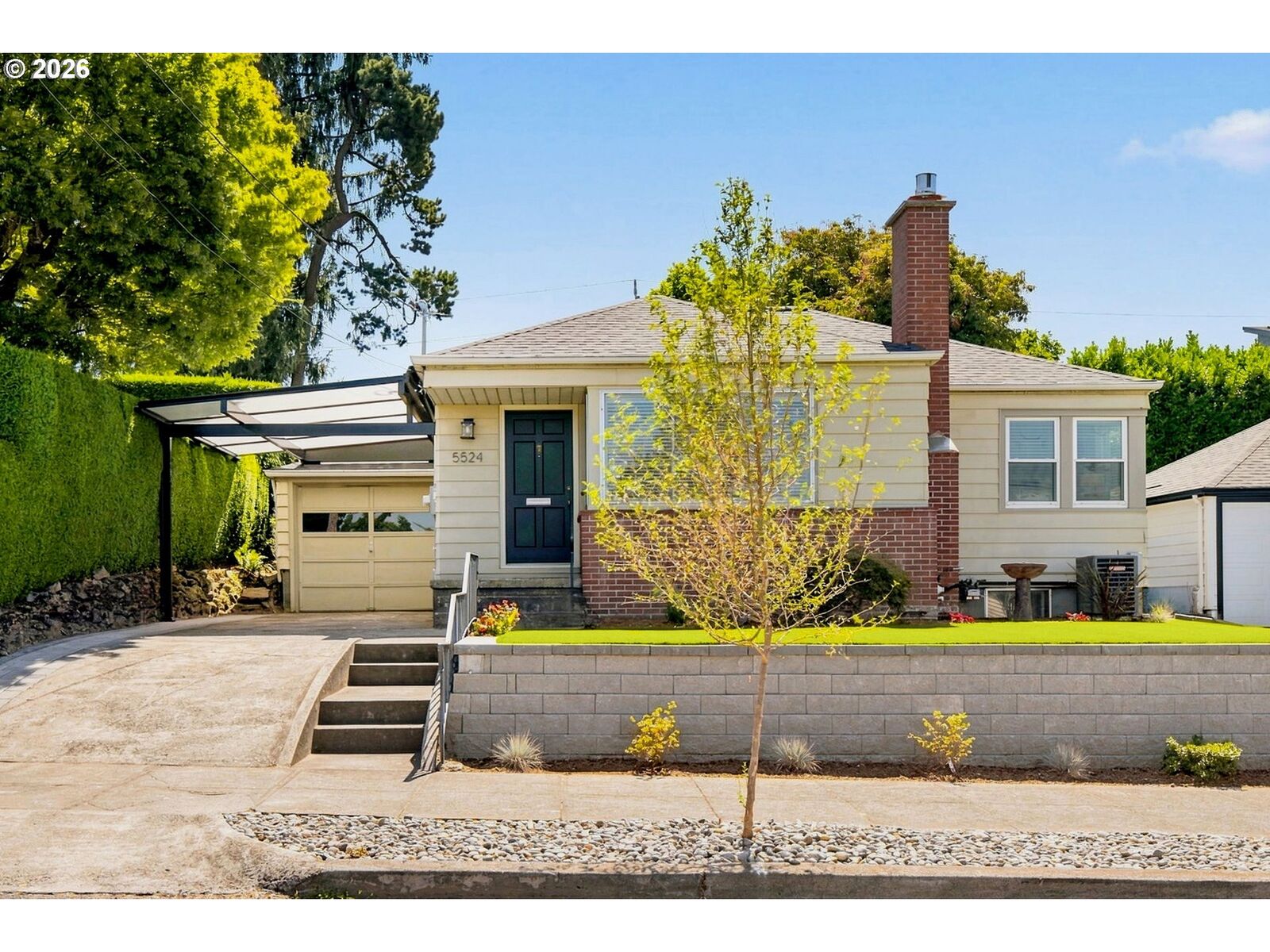 Property Photo: 5524 NE Couch St OR 97213