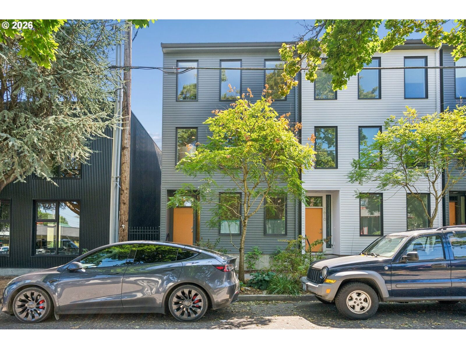 Property Photo:  1612 SE Claybourne St  OR 97202 