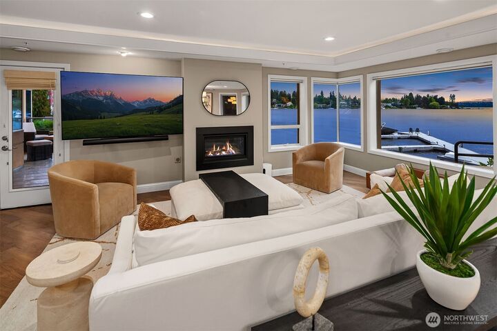 Property Photo: 4511 Lake Washington Blvd. NE 2 WA 98033