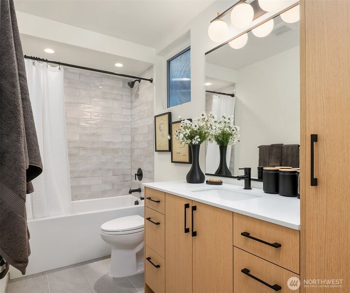 Property Photo: 1455 22nd Avenue A WA 98122
