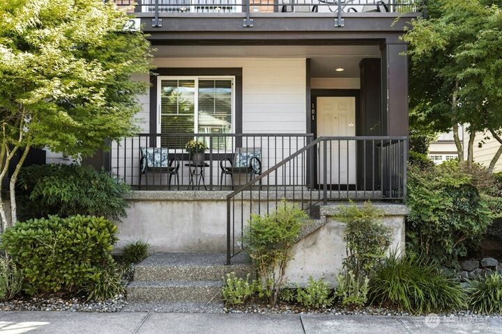 Property Photo: 10372 156th Place NE 101 WA 98052
