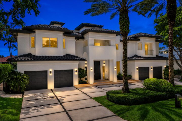 Property Photo: 30 S Compass Drive FL 33308