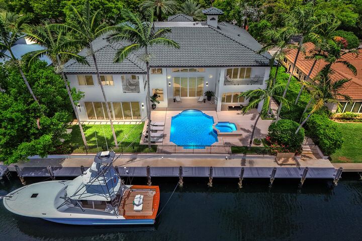 Property Photo:  30 S Compass Drive  FL 33308 