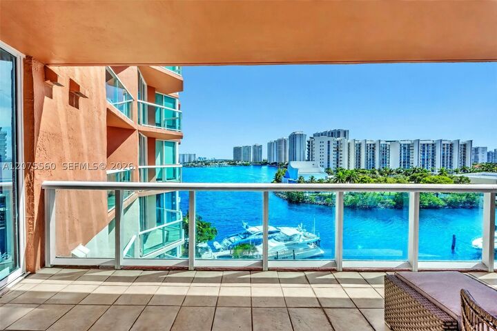 Property Photo:  3370 Hidden Bay Dr 815  FL 33180 