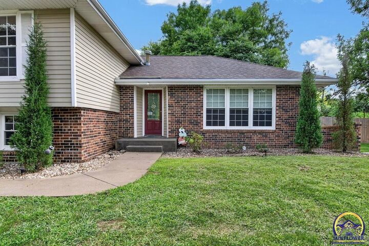 Property Photo:  3539 NW 45th Ct  KS 66618 