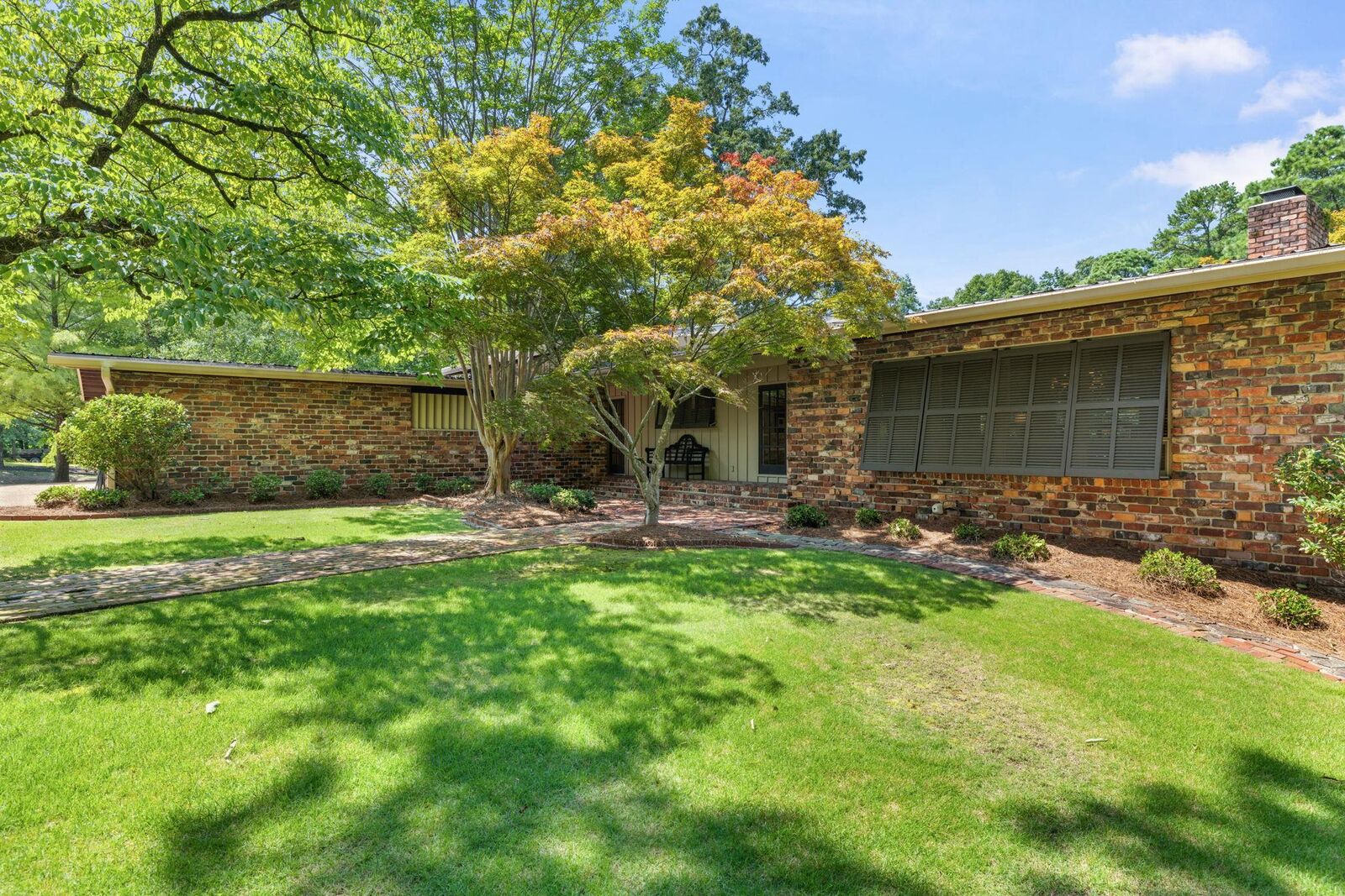 Property Photo:  1537 Woodard Dr  AL 35055 