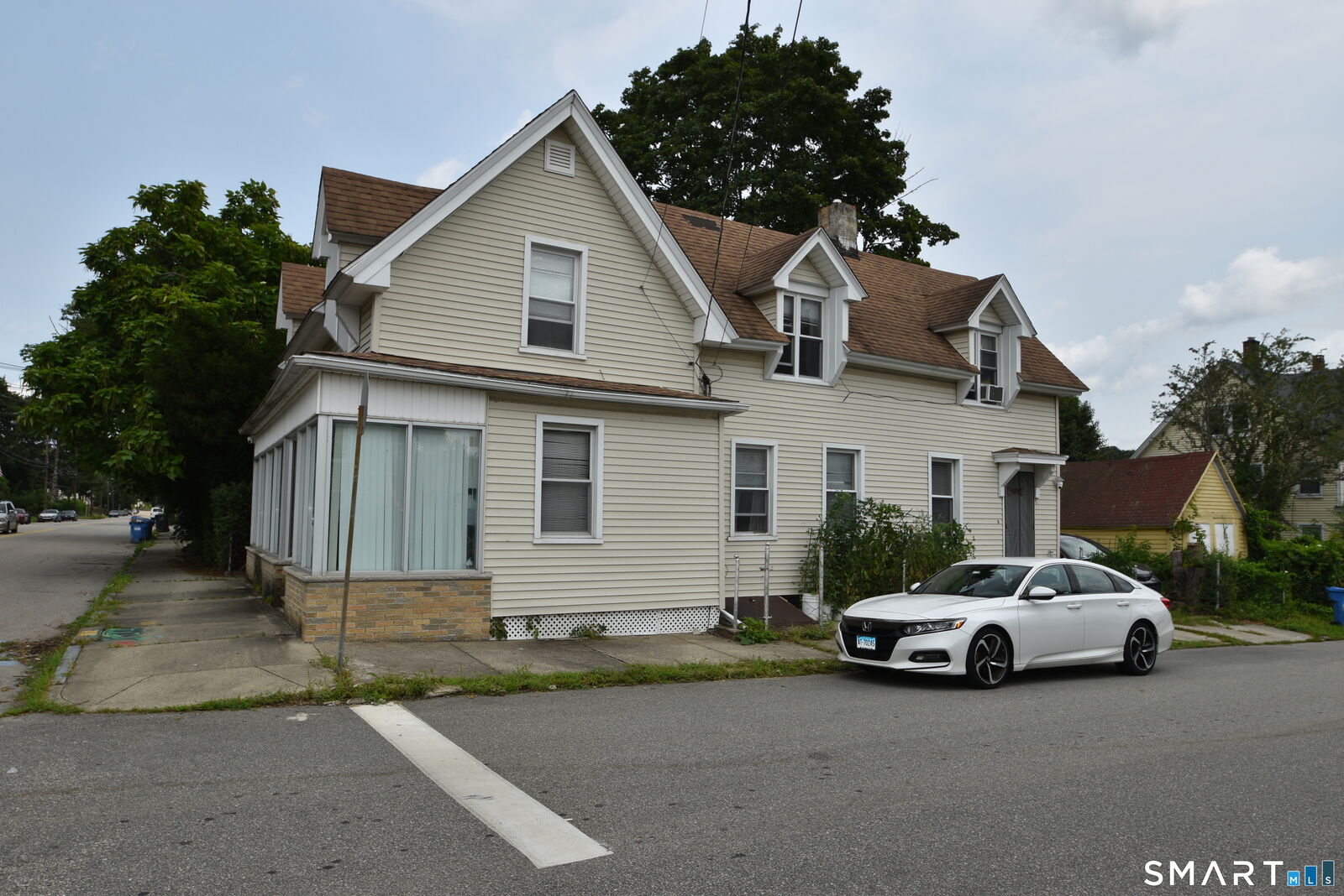 Property Photo: 313 Central Avenue CT 06360