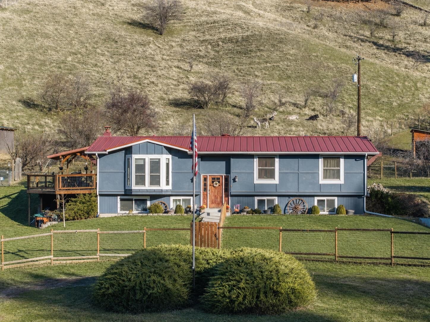 Property Photo:  