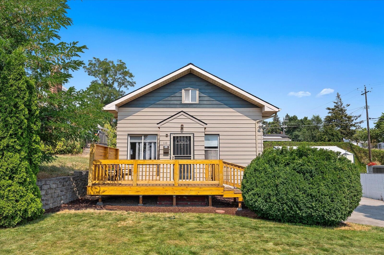 Property Photo:  110 W Gray Ct  WA 99205 
