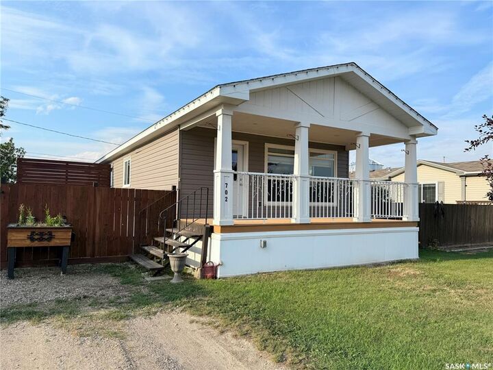 Property Photo: 702 Prairie Avenue SK S0L 2N0