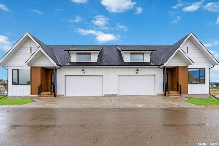105 Hathway Crescent 1 — photo 1