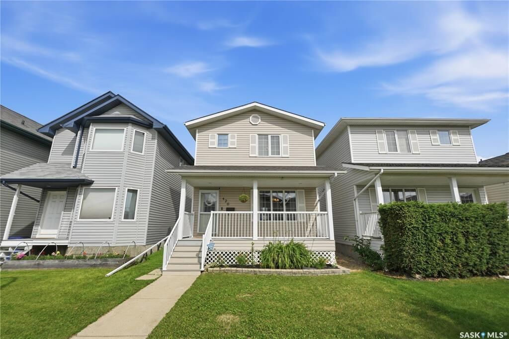 Property Photo:  426 Rutherford Crescent  SK S7N 4X7 