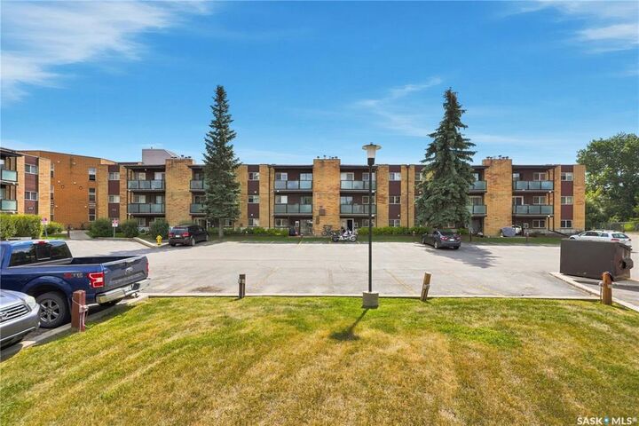 423 Tait Court 308 — photo 1