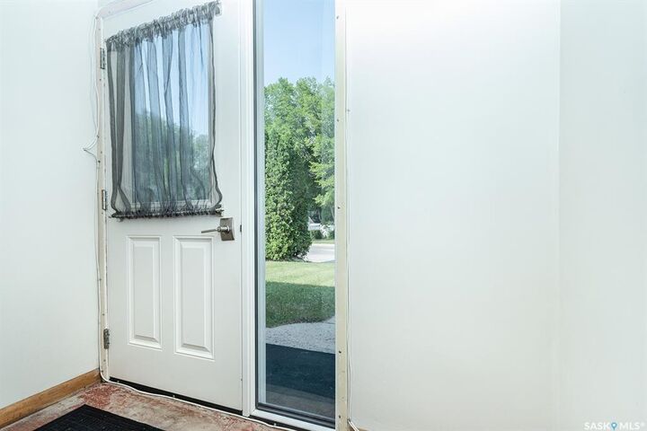 Property Photo:  2113 Louise Avenue  SK S7J 3K2 