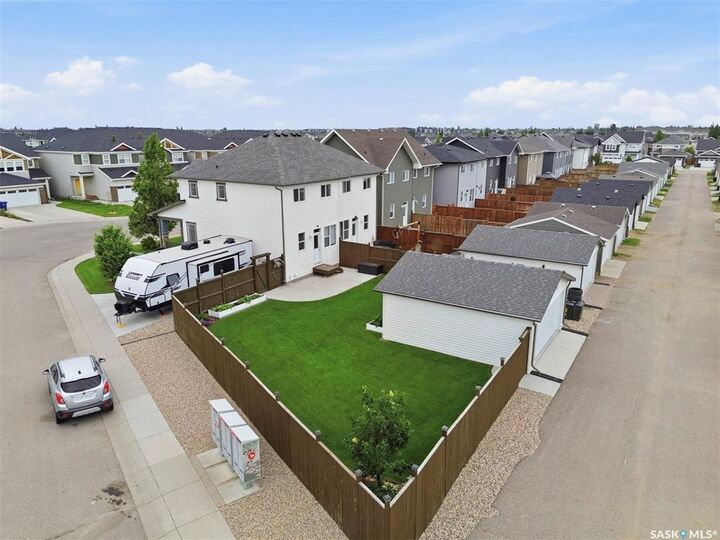 Property Photo:  1040 Kolynchuk Crescent  SK S7T 0X4 