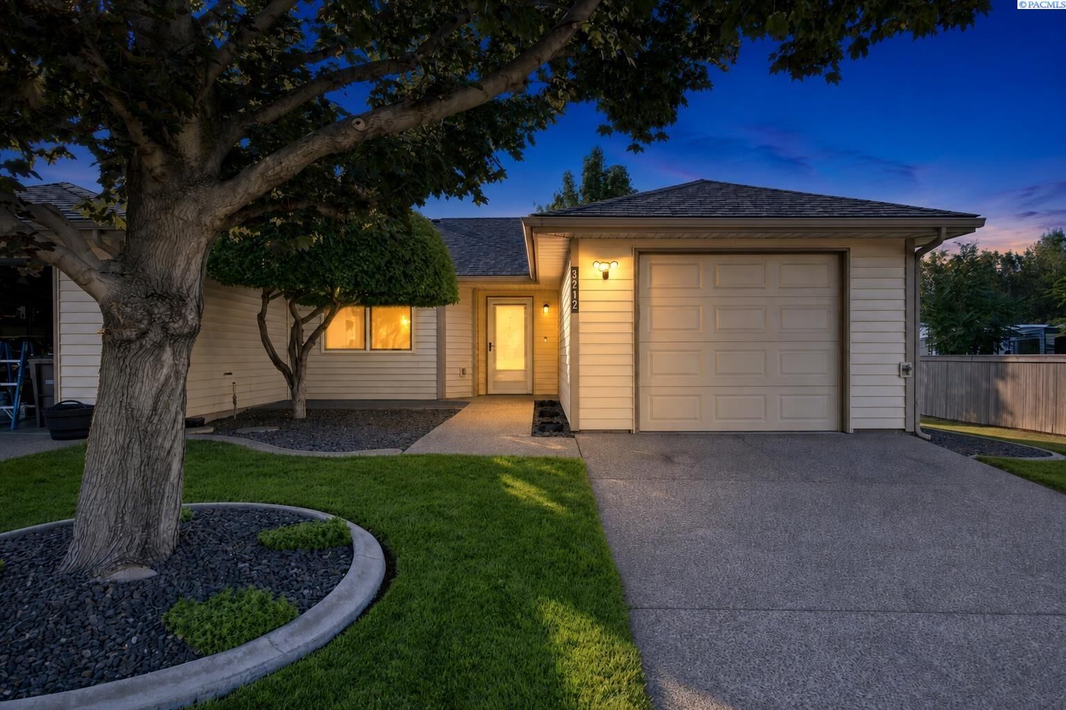Property Photo: 3212 S Huntington St WA 99337