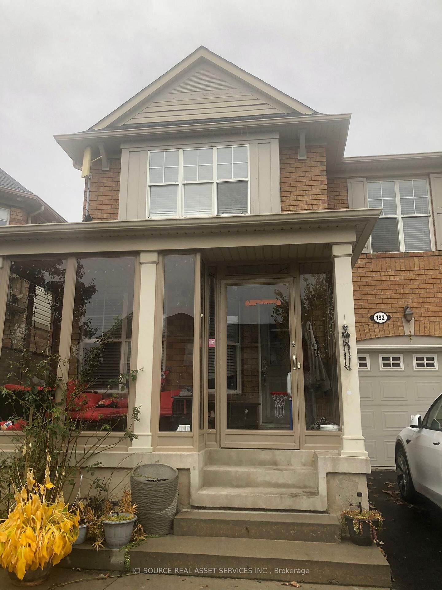 Property Photo:  192 Owlridge Drive Upper  ON L6X 0M8 